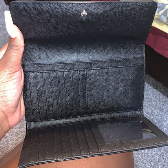 Michael Kors wallet - Picture 3 of 3